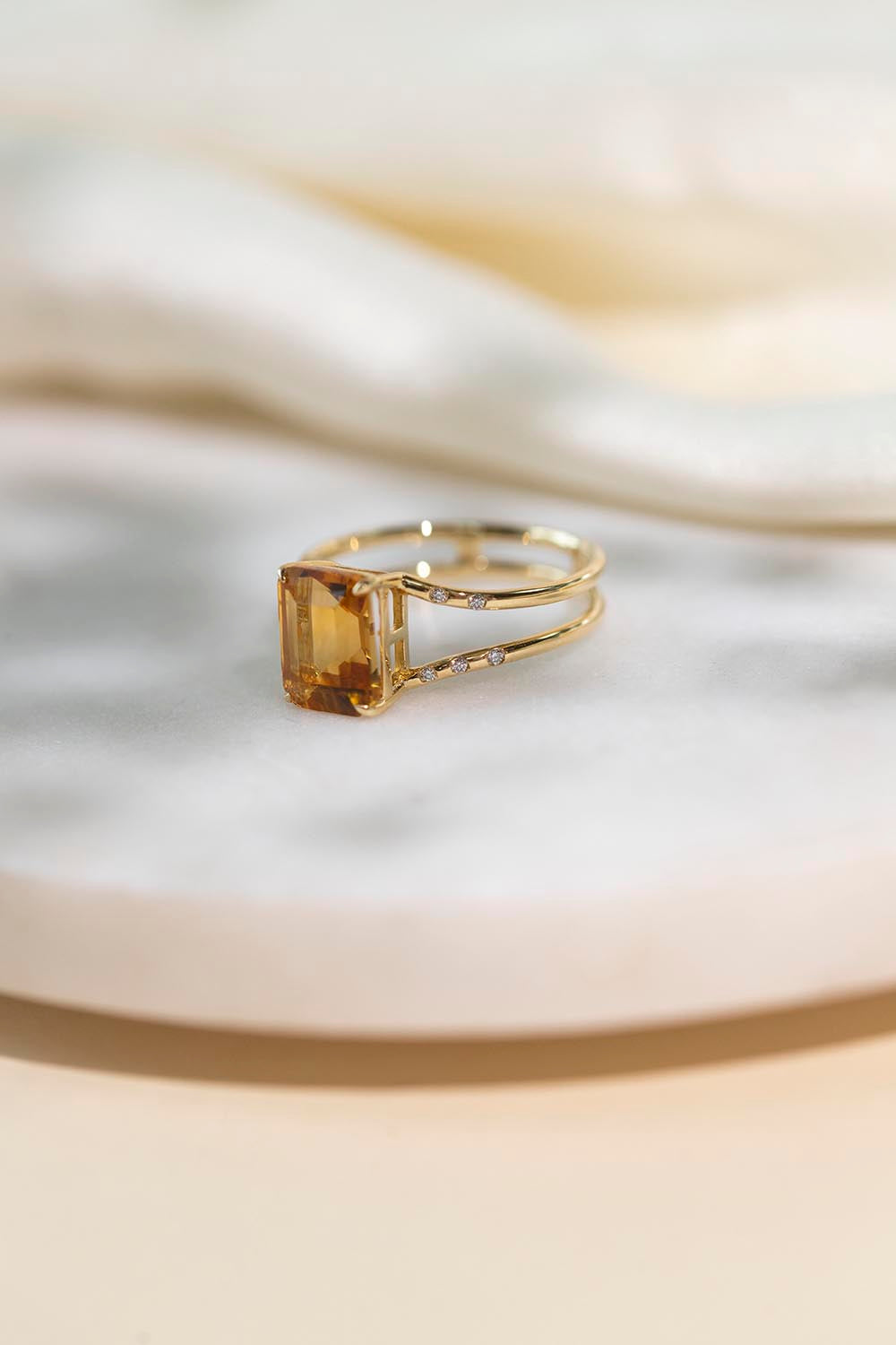 Anillo Citrino Estrellado