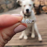 Anillo de Compromiso Moissanite Tres Piedras Cross