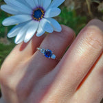 Anillo de Compromiso Tres Piedras Diamante y Zafiro