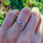 Anillo de Compromiso Tres Piedras Diamante y Aguamarina