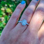 Anillo de Compromiso Halo Oval