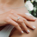 Anillo de Compromiso Diamantes Tres Piedras y Tres Halos