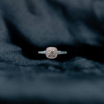 Anillo de Compromiso Doble Halo Cojin