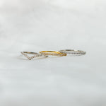 Anillo de diamantes curvo