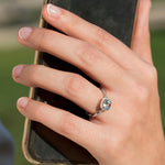 Anillo de Compromiso Diamante Halo y Aguamarina Trenzado