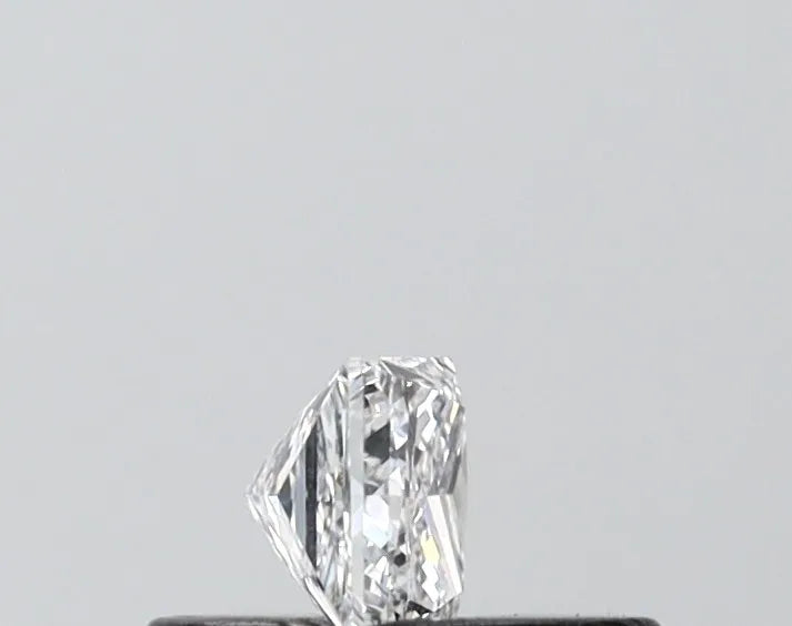 0.22ct Princess Lab Grown Diamond (Colour D, Clarity VVS2, IGI Certified)