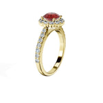 Anillo De Compromiso Halo Rubi Floral Hal-008 Oro Amarillo 18K Redondo 1.5 Rubi Cultivado en Laboratorio