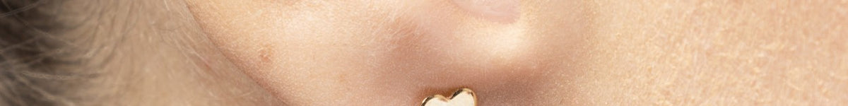 Aros de Oro Amarillo 14K Forma Corazón
