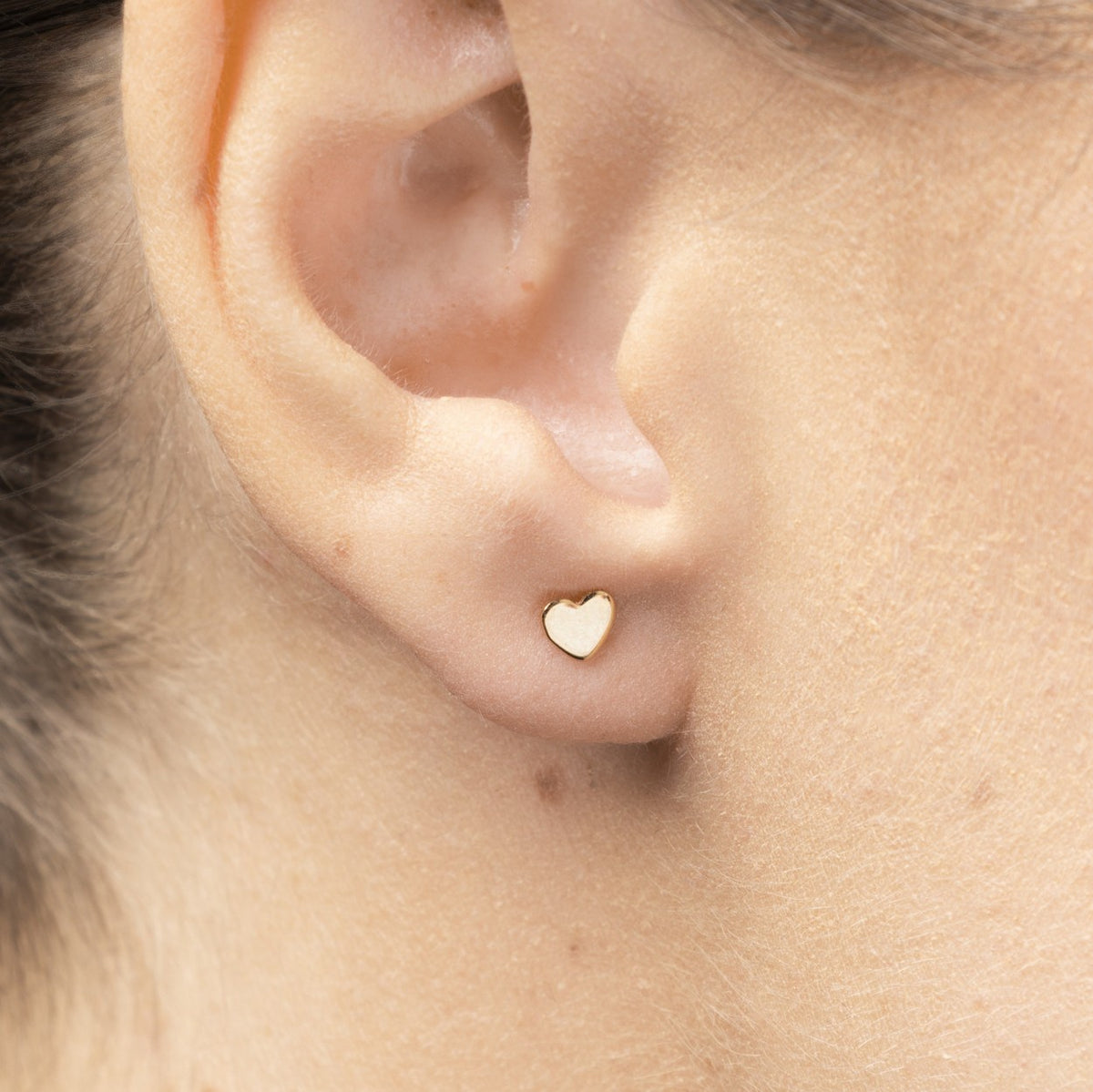 Aros de Oro Amarillo 14K Forma Corazón