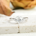Anillo de Compromiso Laboratorio Solitario Oval Sharon