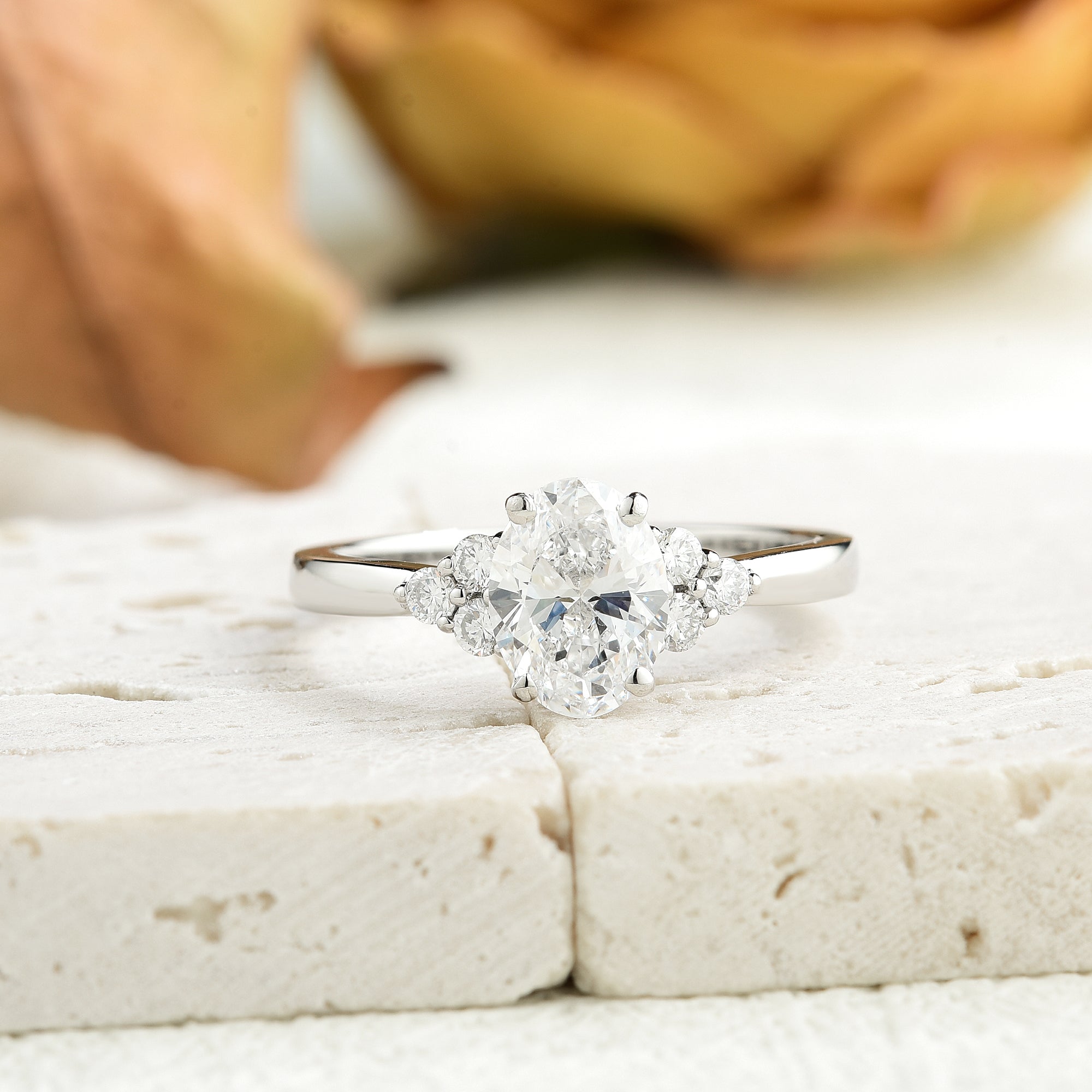 Anillo de Compromiso Laboratorio Solitario Oval Sharon
