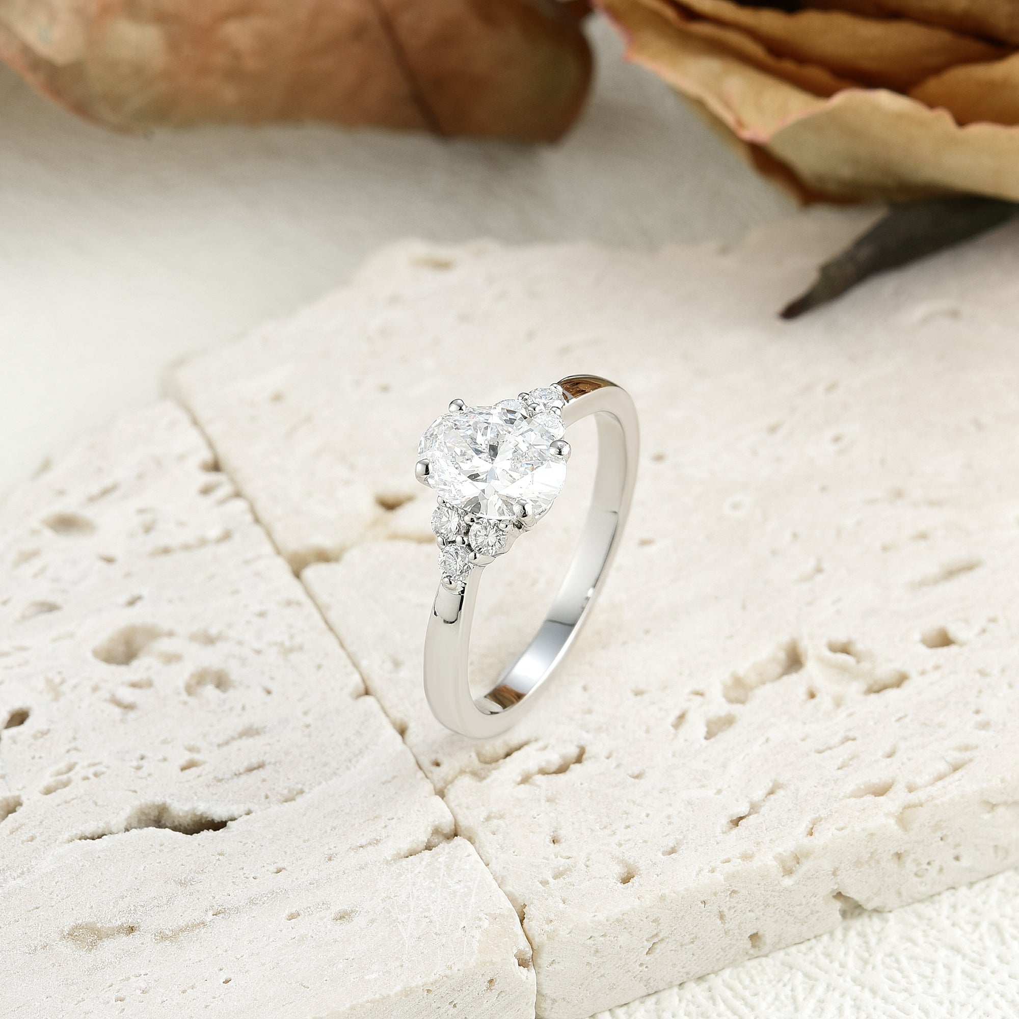 Anillo de Compromiso Laboratorio Solitario Oval Sharon