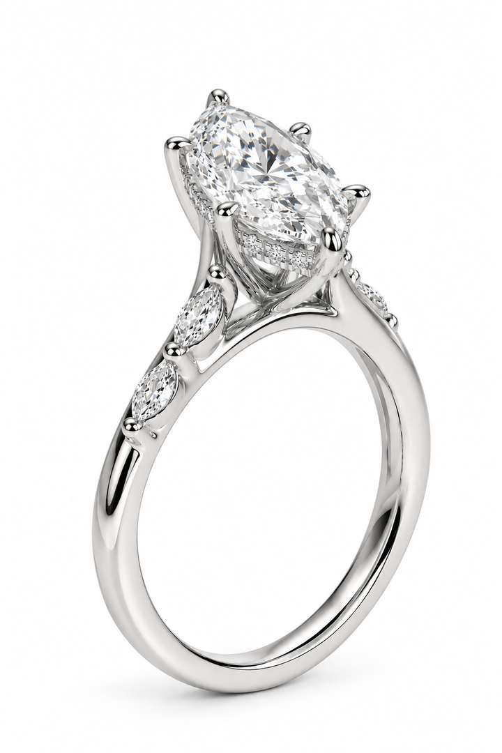 Anillo de Compromiso Laboratorio Solitario Liana con Diamantes Marquise
