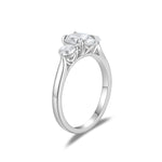 Anillo de Compromiso Tres Piedras Oval