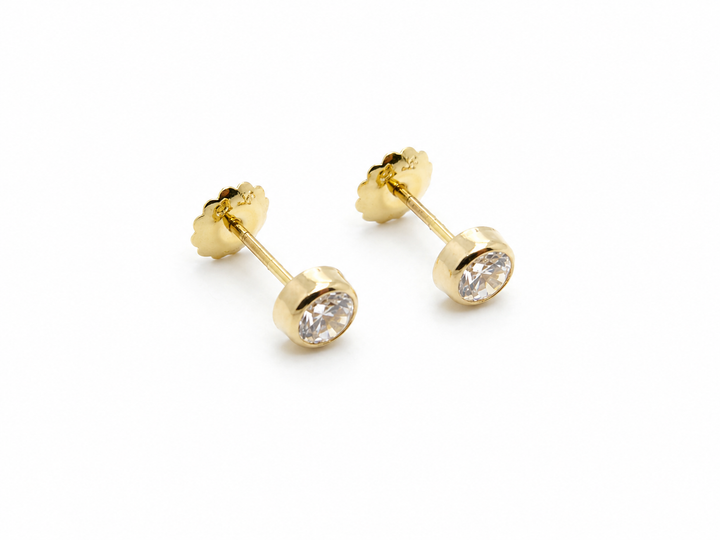 Aros de Oro 18K Niña Circón 4 mm con Tuerca