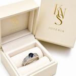 Anillo de Zafiro Azul y Diamantes en Platino | Diseño Cascada Moderno