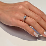 Anillo De Compromiso de Laboratorio Solitario Pave Degrade