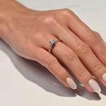 Anillo De Compromiso de Laboratorio Solitario Pave Degrade