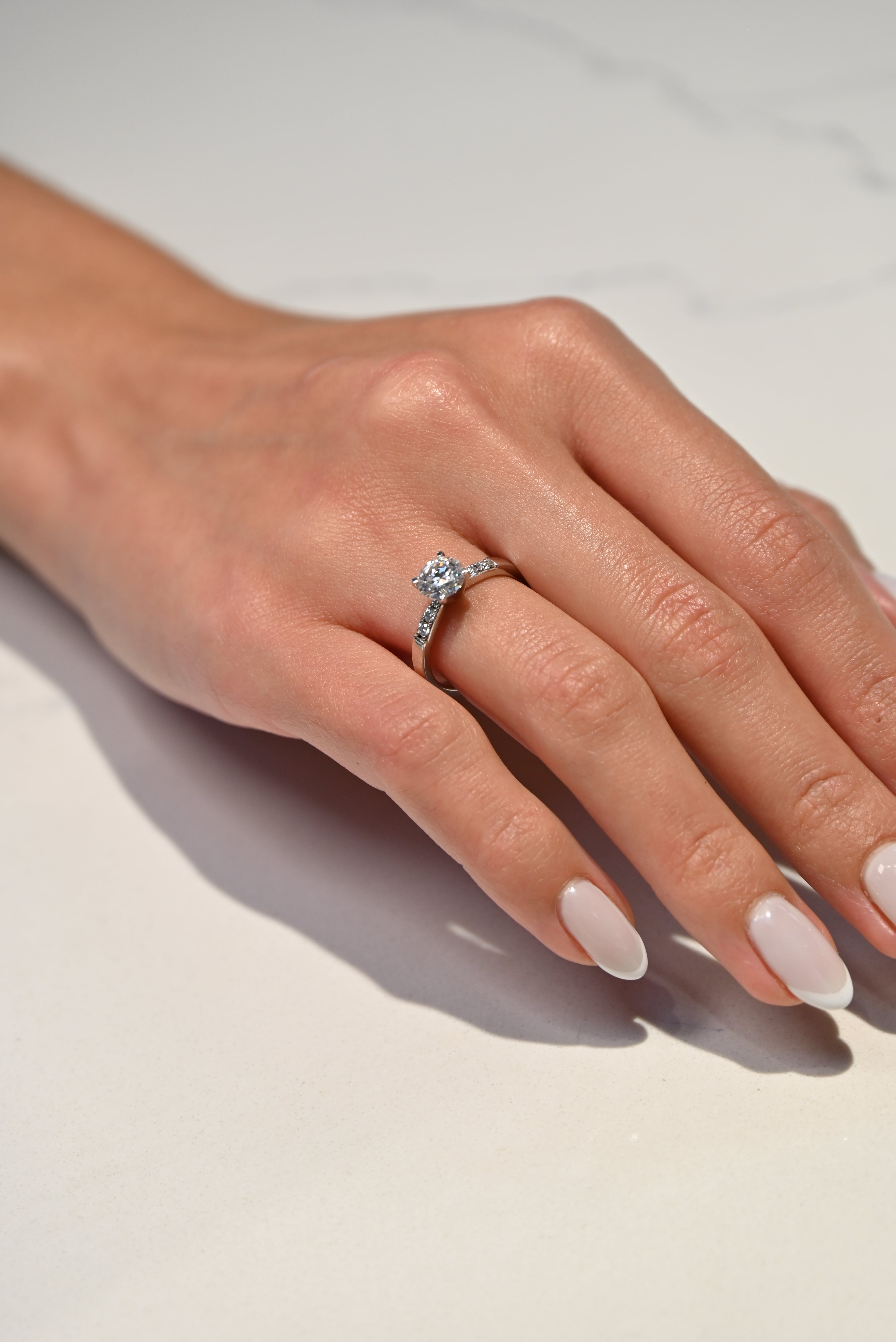 Anillo De Compromiso de Laboratorio Solitario Pave Degrade