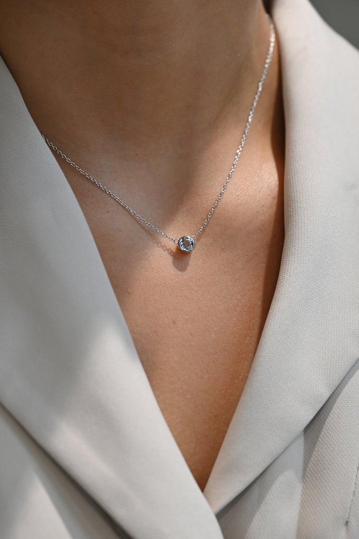 Collar con Bisel y Aguamarina