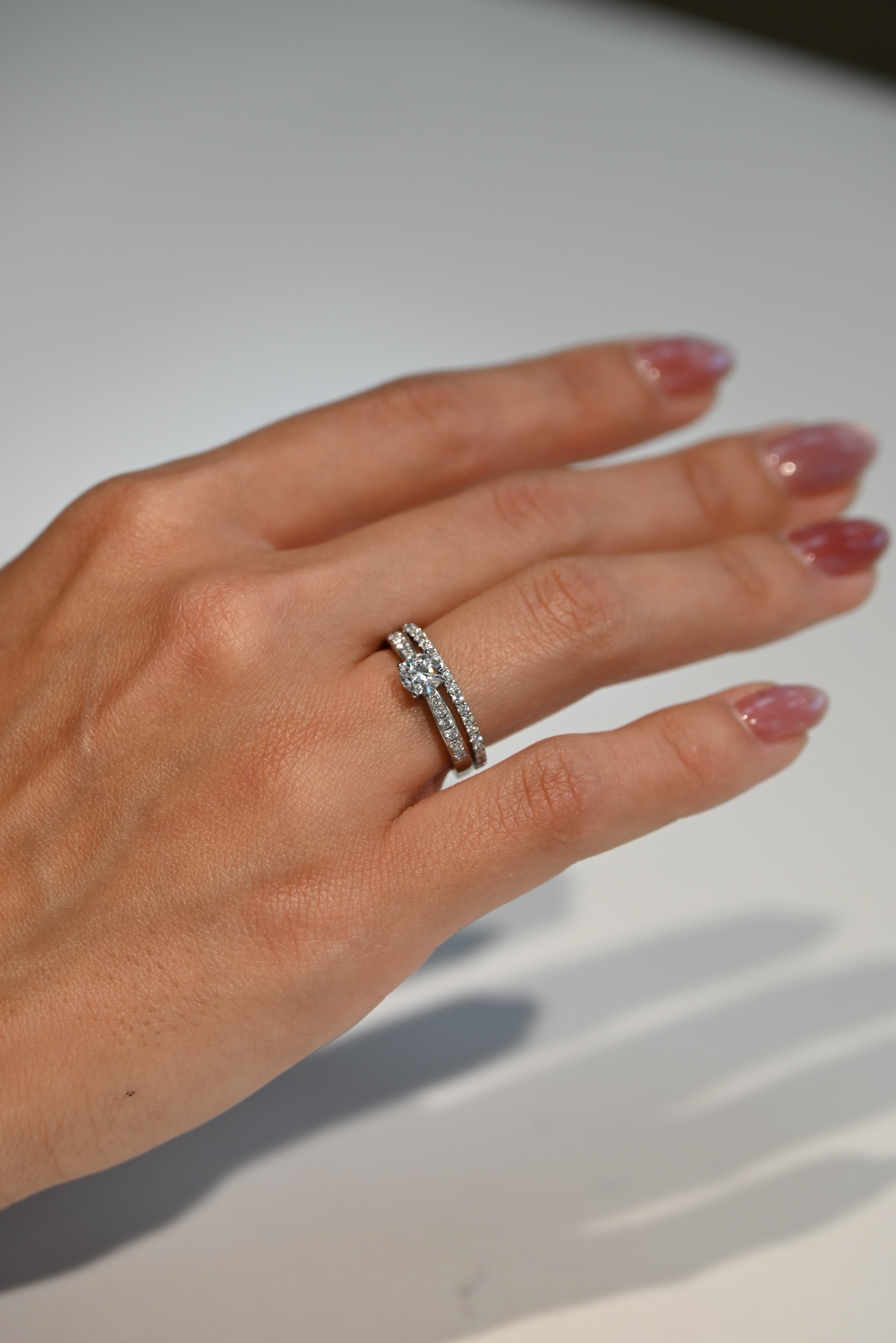 Anillo de Compromiso Solitario Pave Akira