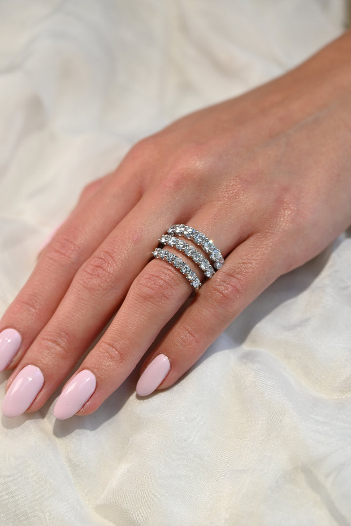 Anillo de Compromiso Medio cintillo de Diamantes Luna