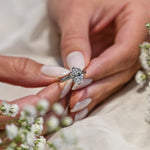 Anillo de Compromiso Oval Catalina Floral