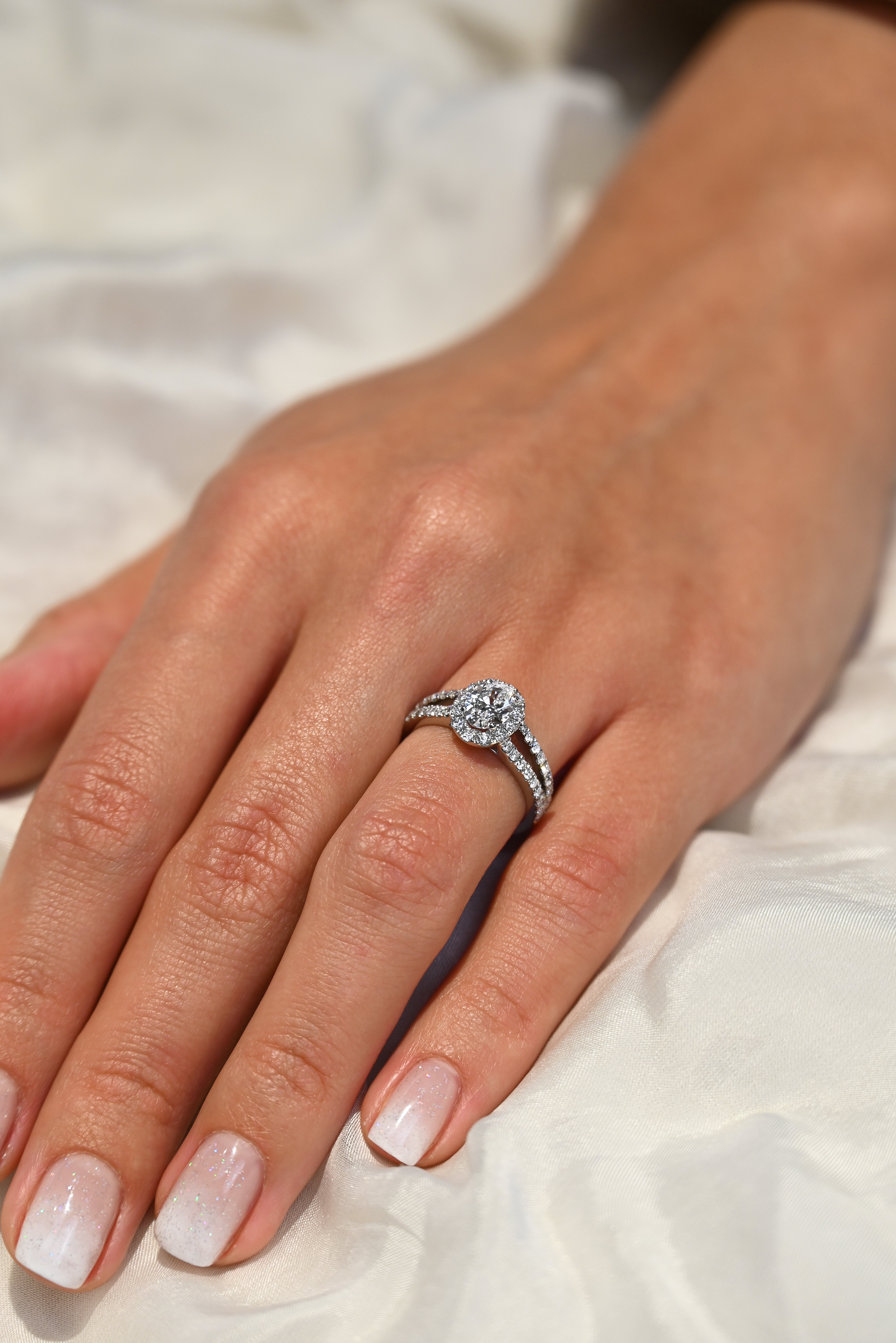 Anillo de Compromiso Halo Clásico Diamante Doble Banda