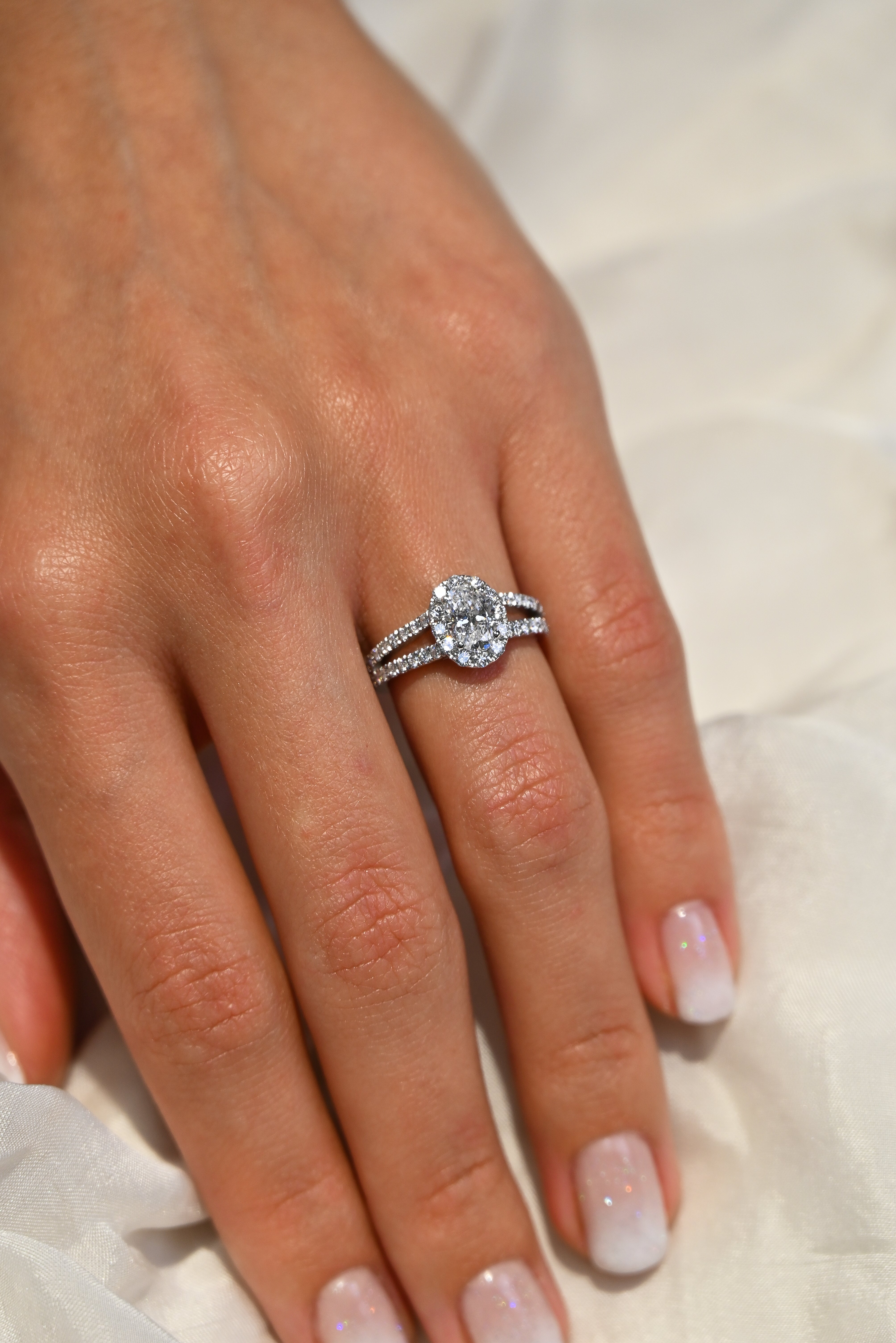 Anillo de Compromiso Halo Clásico Diamante Doble Banda