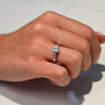 Anillo De Compromiso de Laboratorio Solitario Pave Degrade