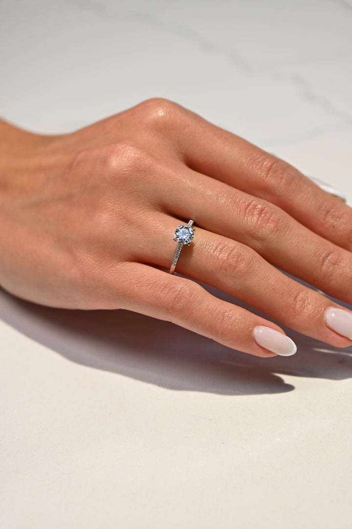 Anillo de Compromiso Solitario Pave Catedral