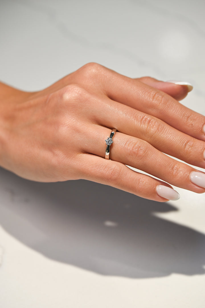 Anillo de Compromiso Solitario Six