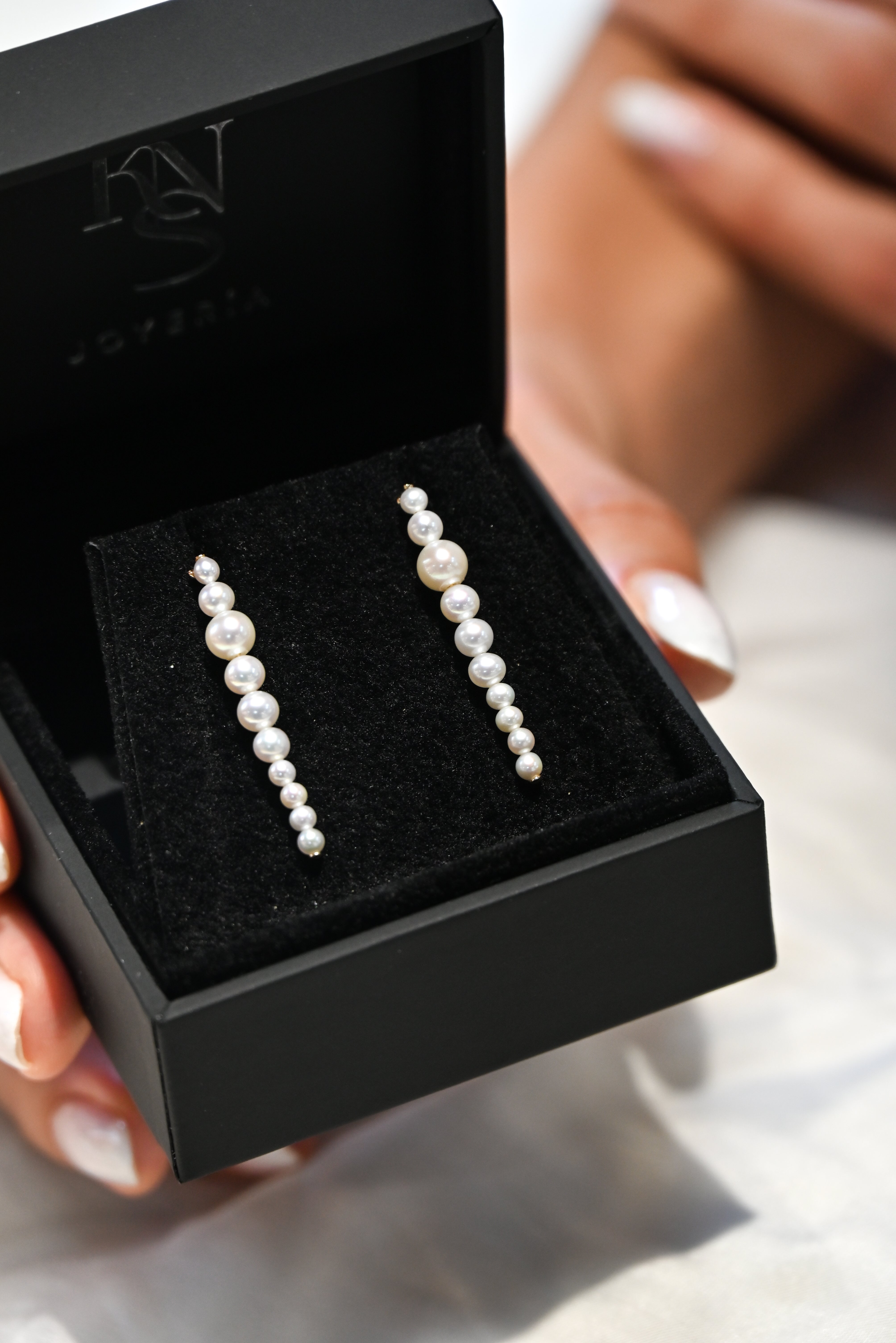 Pendientes Colgantes de Perlas de Agua Dulce en Oro 14K