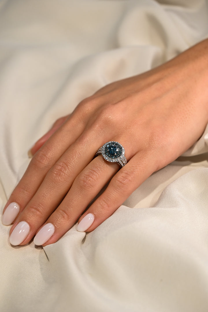 Anillo Halo Diamante Azul en Platino | Diamantes de Laboratorio IGI
