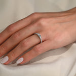 Anillo de Compromiso de diamantes tres piedras Glam