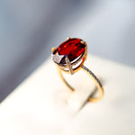 Solitario Pave Granate Oval
