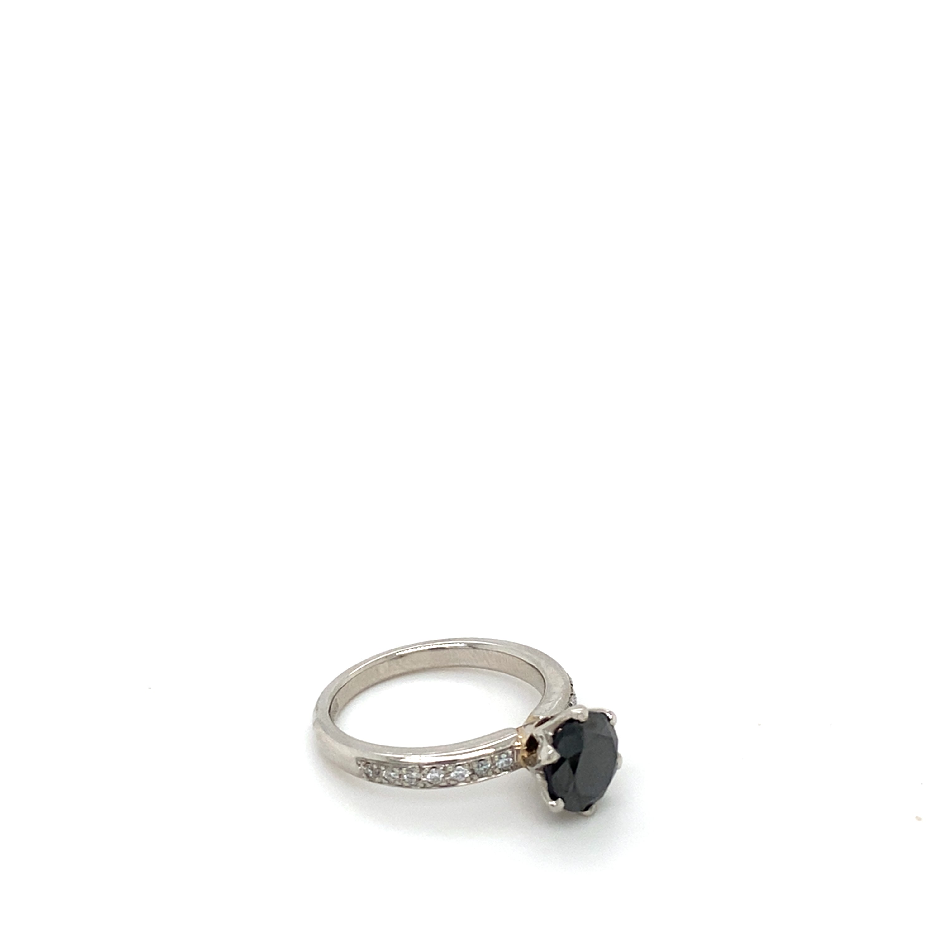 Anillo de Diamantes Vintage y Diamante Negro