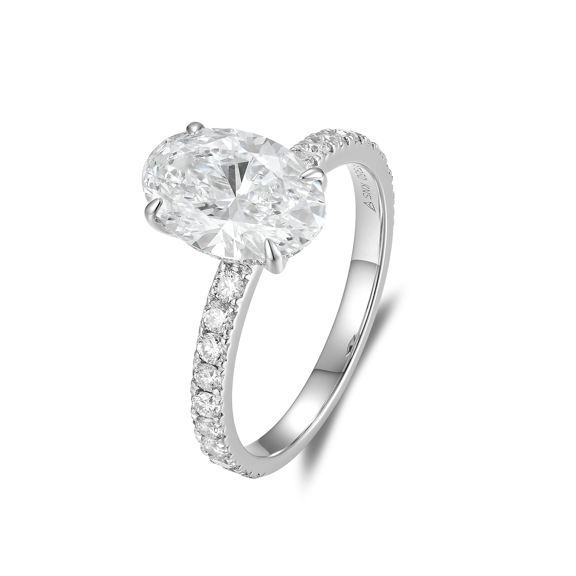 Anillo de Compromiso Laboratorio Oval Pavé y Diamantes Ocultos
