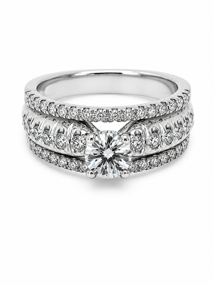 Anillo Solitario de Tres Bandas Pavé con Diamante Natural 0.45 ct