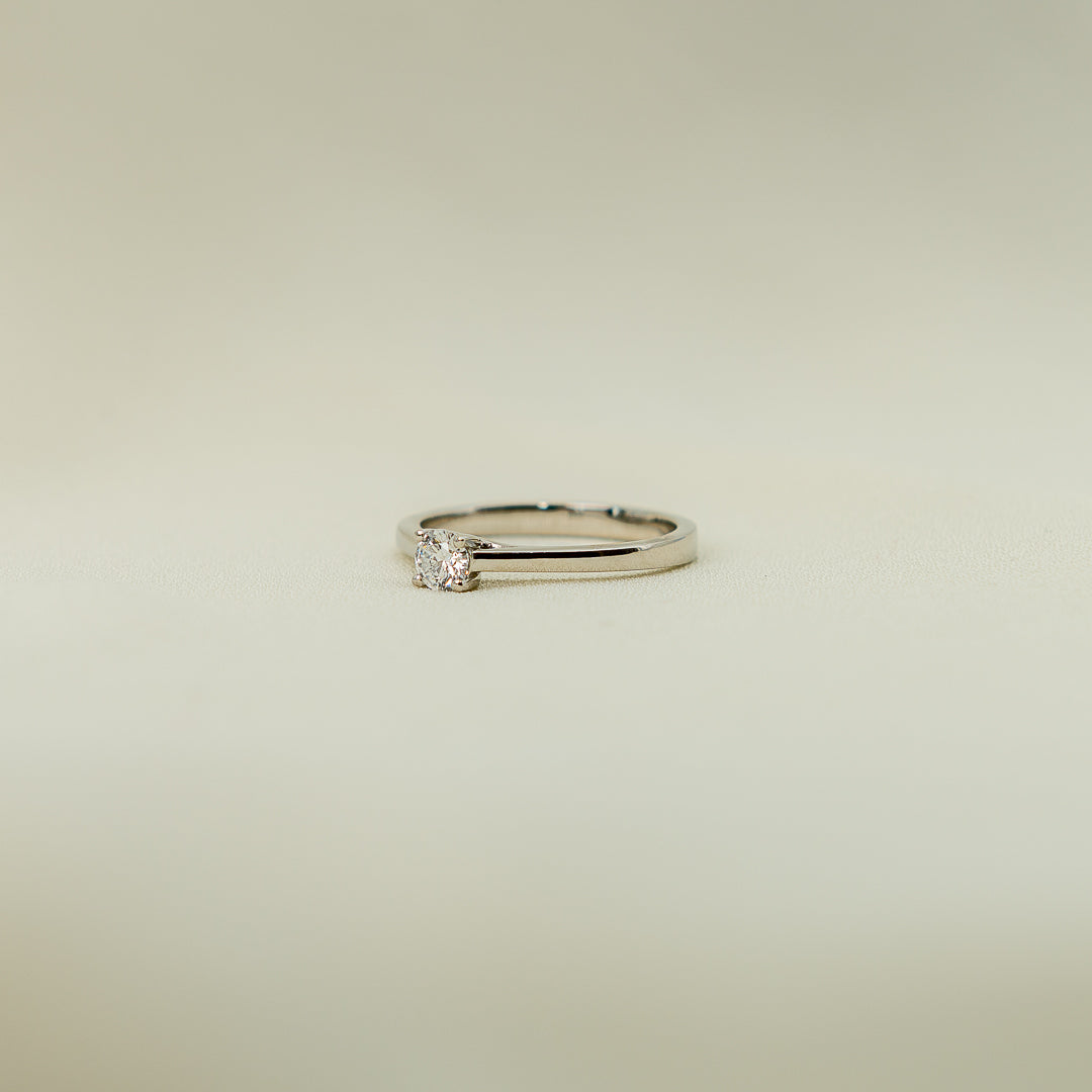 Anillo de Compromiso Solitario Edge