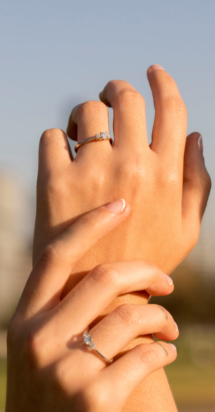 Anillo de Compromiso Tres Piedras Selene