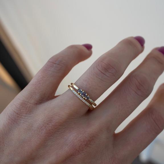 Anillo de cintillo best sale